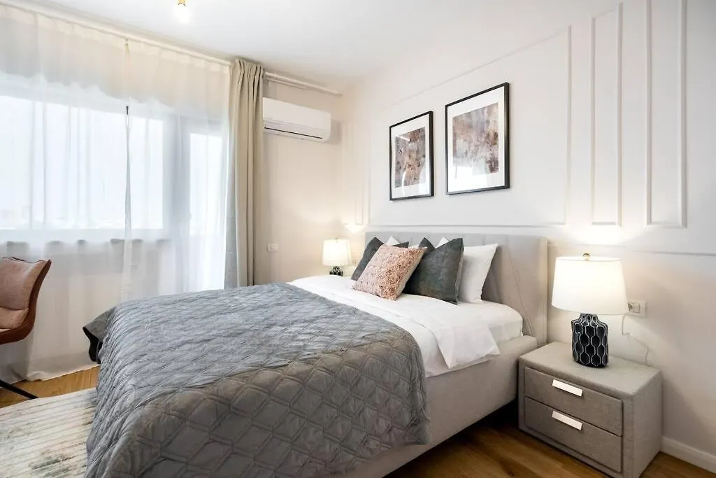 Stunning Views 3Br Sunny Flat - Amazing Terrace Apartment Bucharest 0*,  Romania