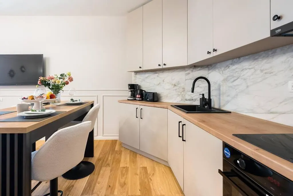 Апартаменты Stunning Views 3Br Sunny Flat - Amazing Terrace Бухарест